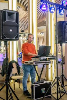 DJ MC Cristian Niculici la cununie nunta sau botez